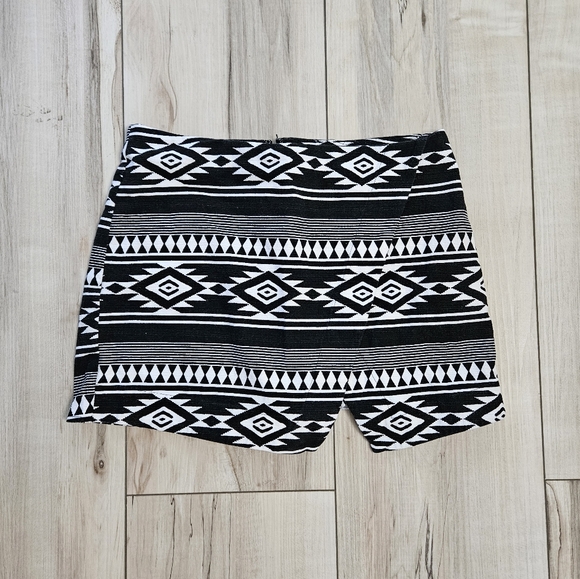 Hollister Skort - Size 5 - Picture 2 of 6